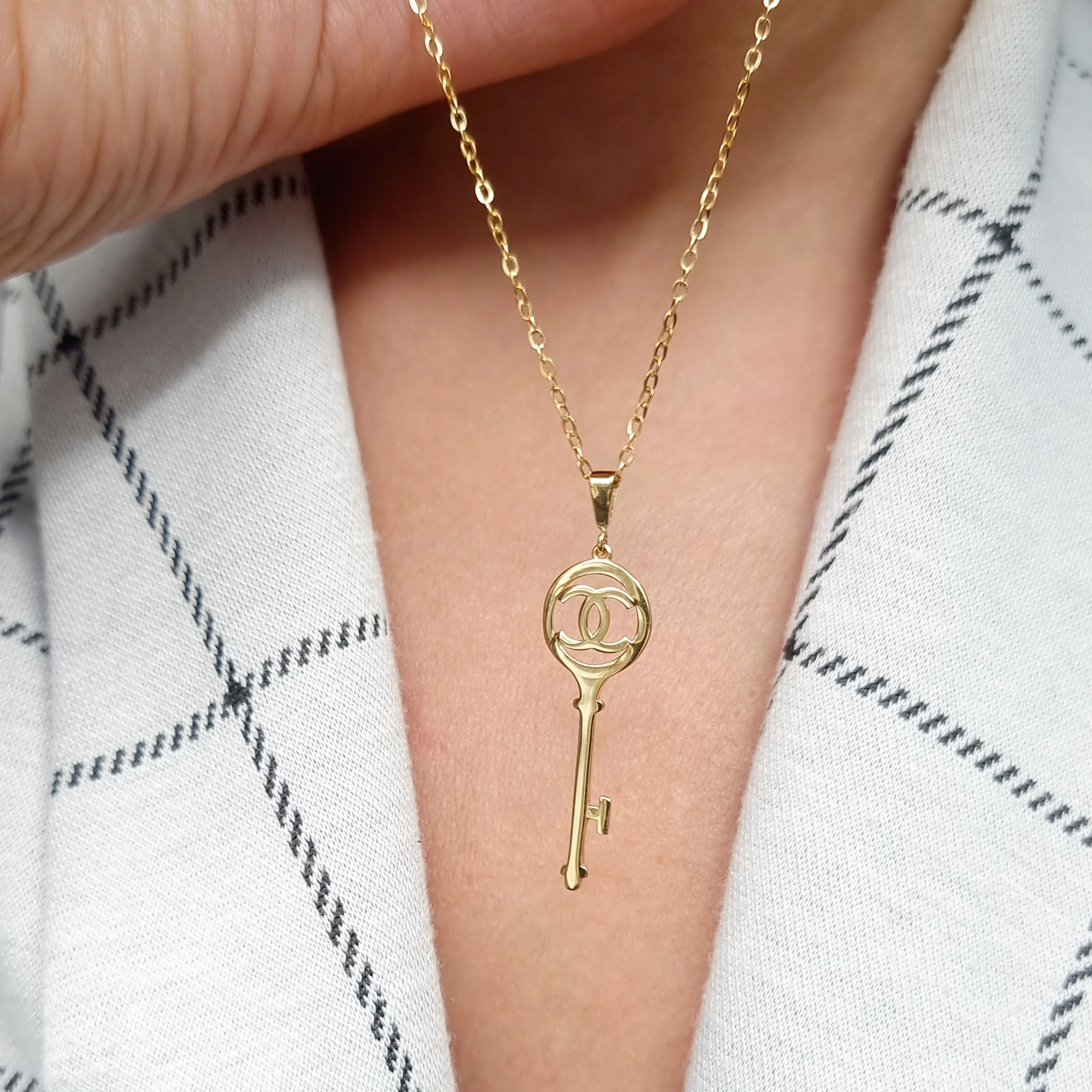 18K Pure Gold C.H Key Necklace - Image 4