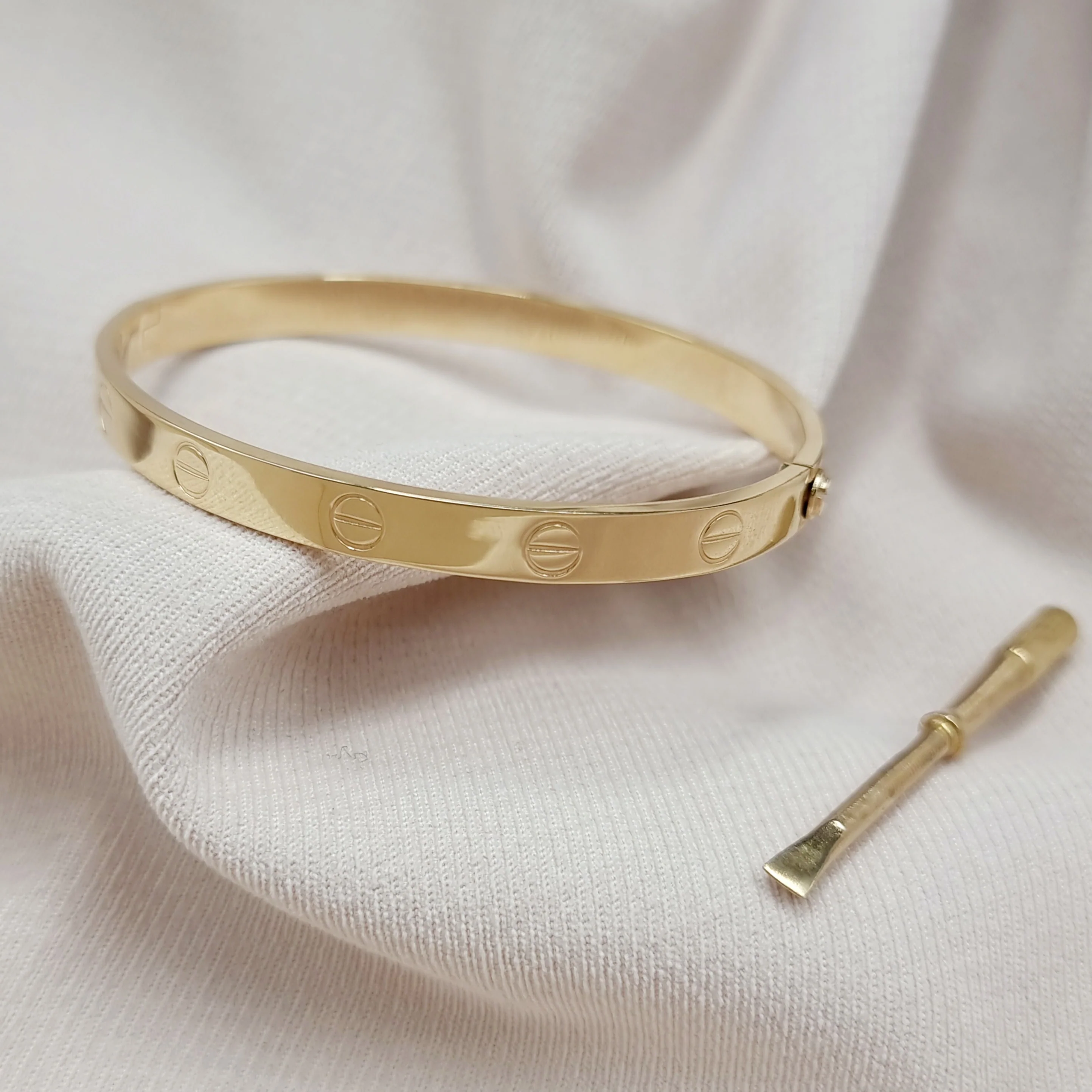 18K Pure Gold C.R Bangle - Image 5