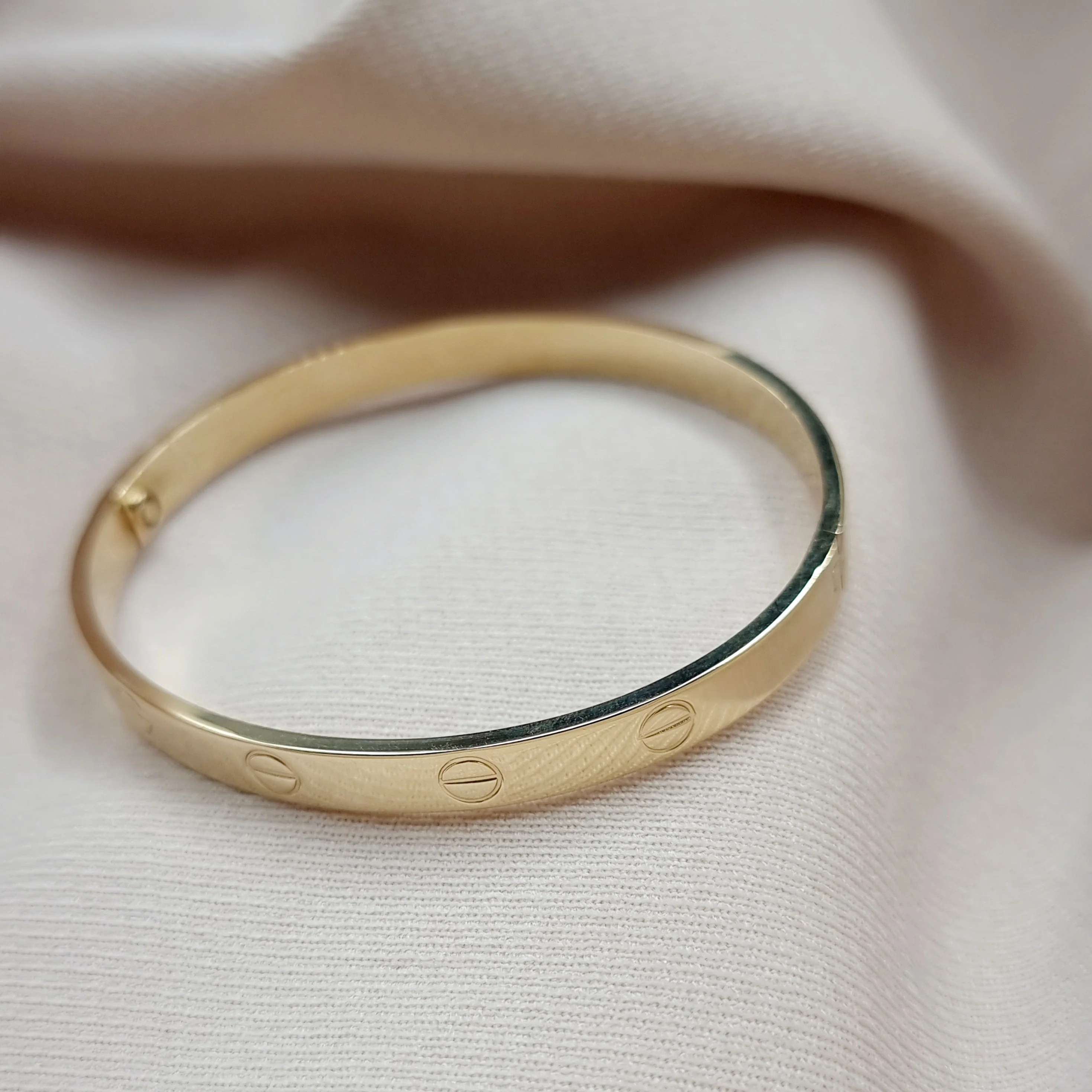 18K Pure Gold C.R Bangle - Image 7