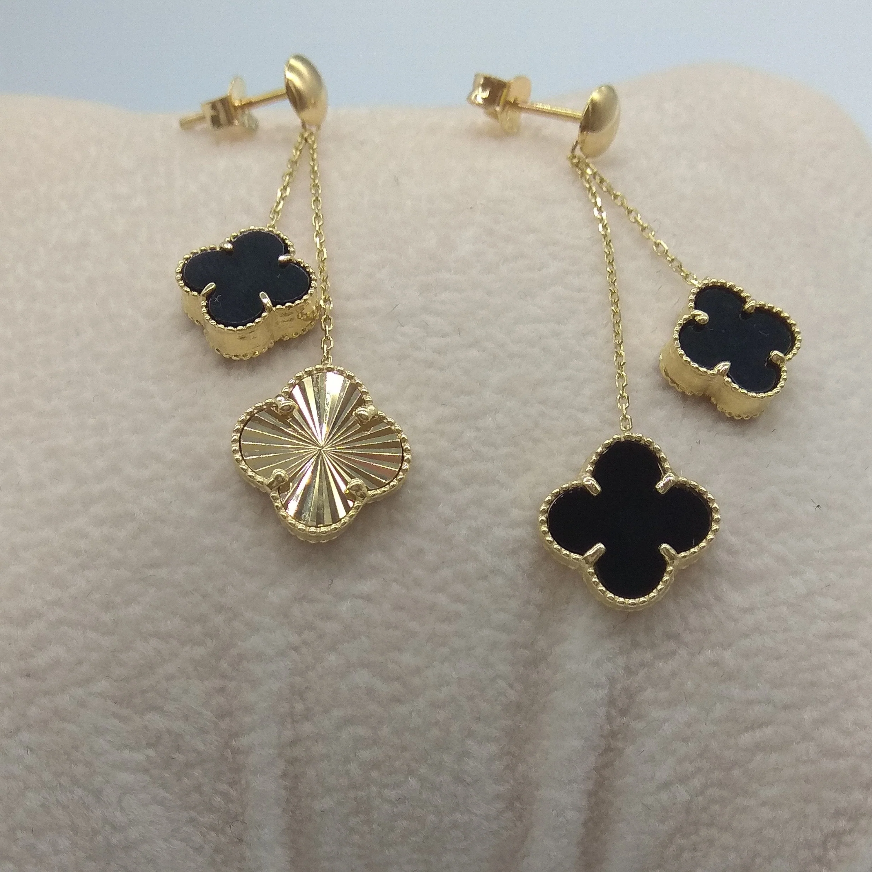 18K Pure Gold Dangling V.C Black Earring Set - Image 3