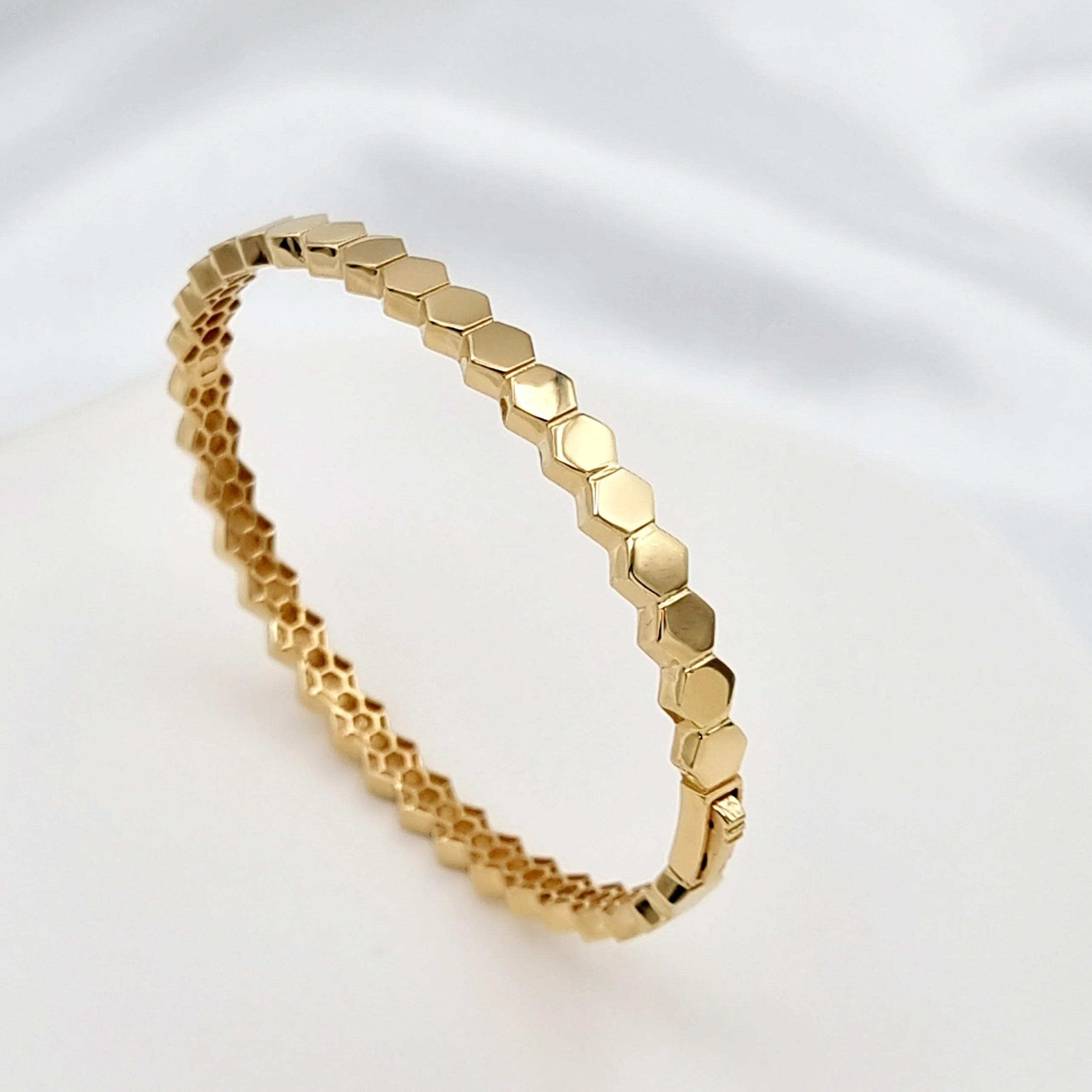 18K Pure Gold Elegant Bangle - Image 8