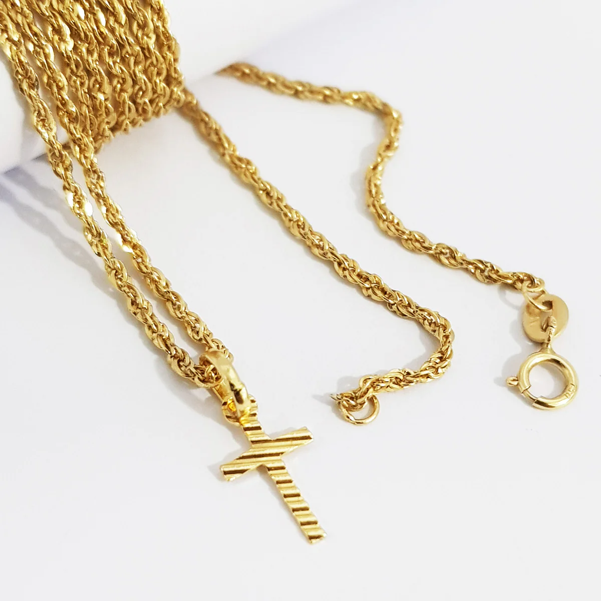 18K Pure Gold Elegant Cross Necklace - Image 3