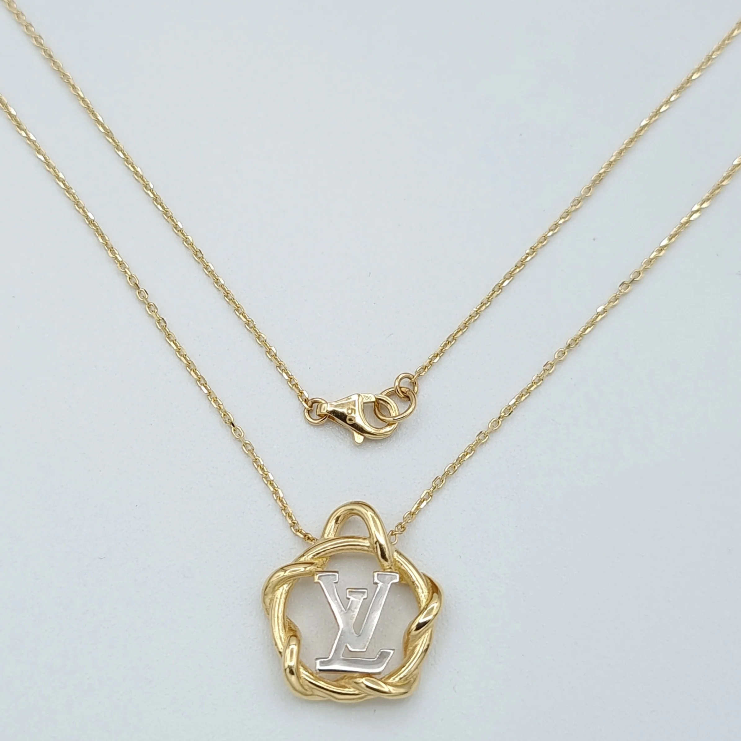 18K Pure Gold Elegant L.V Necklace - Image 3
