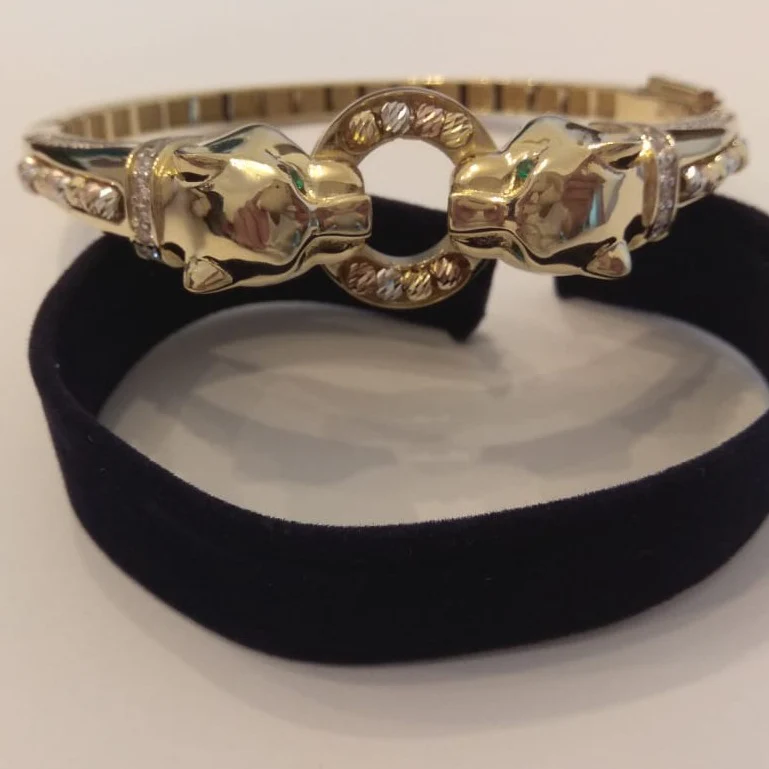 18K Pure Gold Elegant Panther Bangle - Image 9