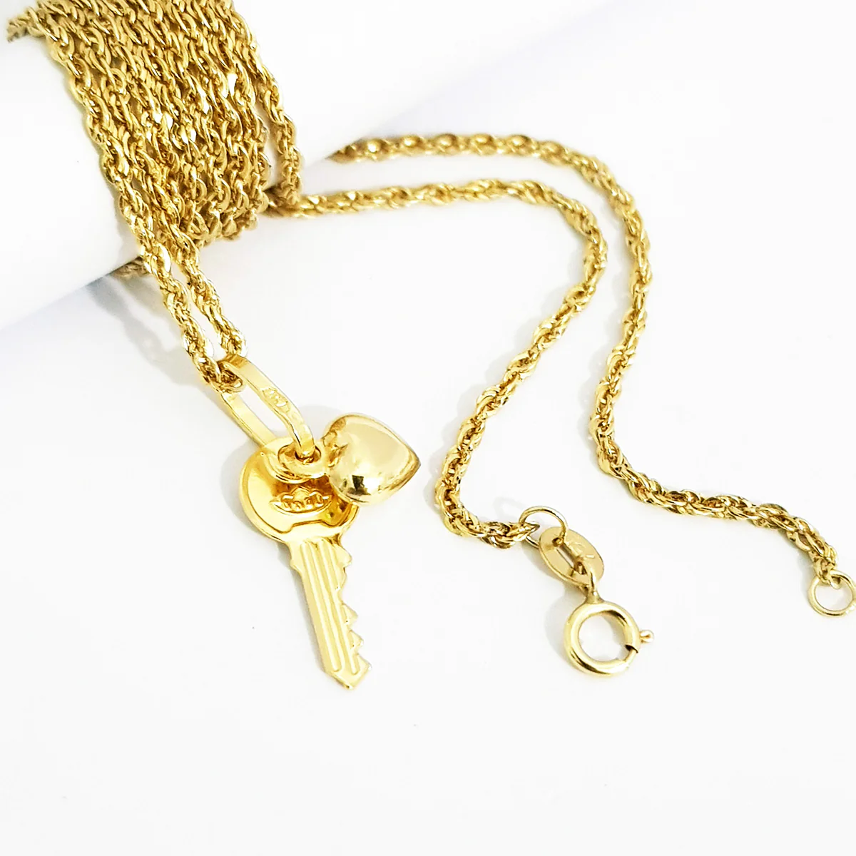 18K Pure Gold Ella Heart Key Necklace - Image 3