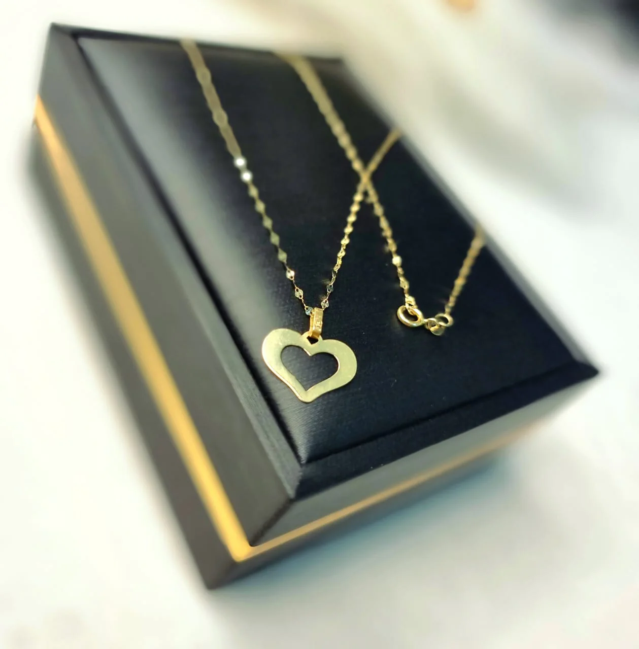 18K Pure Gold Heart Necklace - Image 4