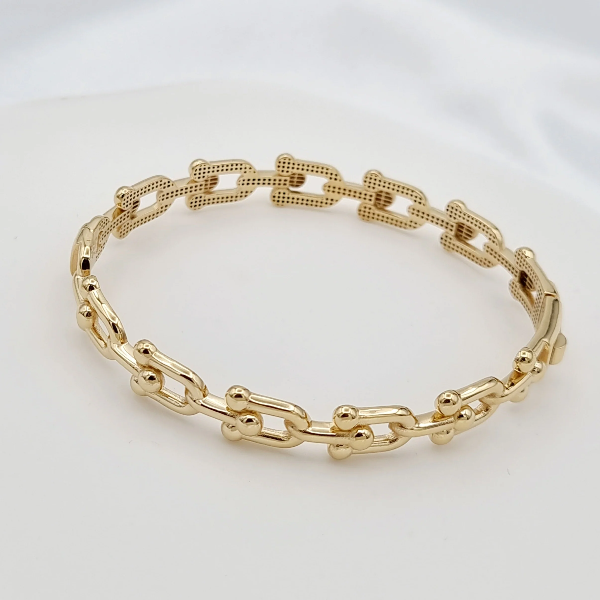18K Pure Gold U-Link Bangle - Image 7