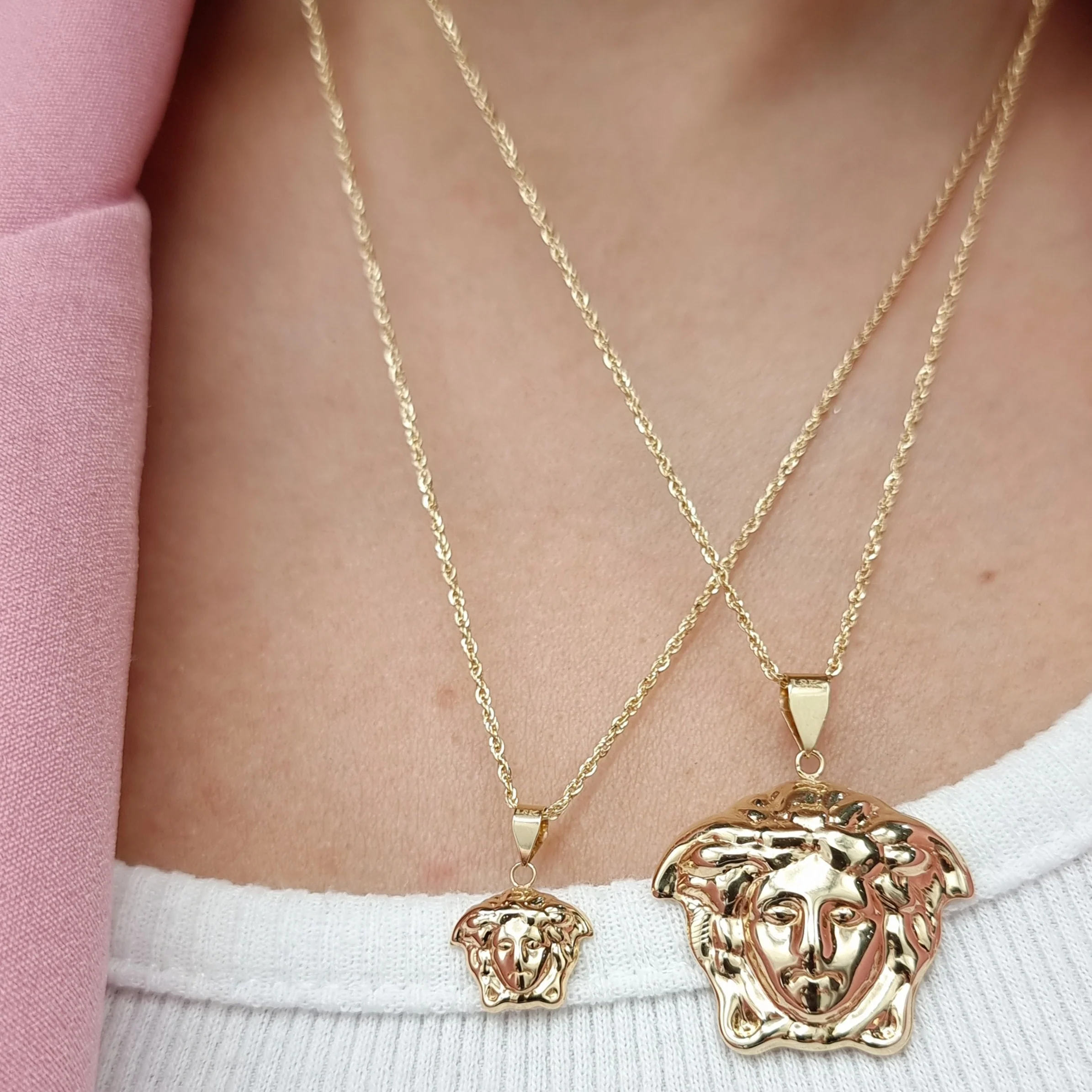 18K Pure Gold V.R.C Necklace - Image 5