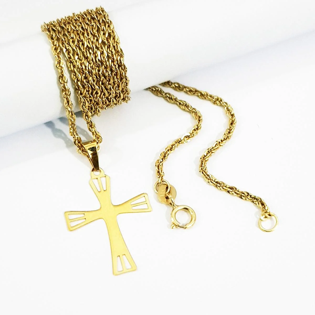 18K Pure Gold Side Line Cross Necklace - Image 4