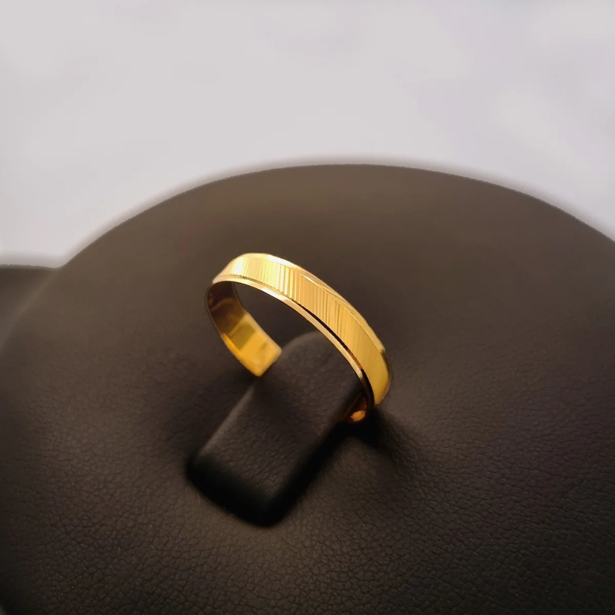 18K Pure Gold Elegant Design Couple Ring - Image 5