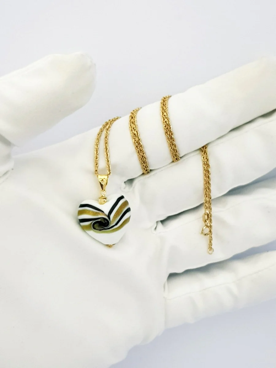 18K Pure Gold Heart Necklace - Image 4