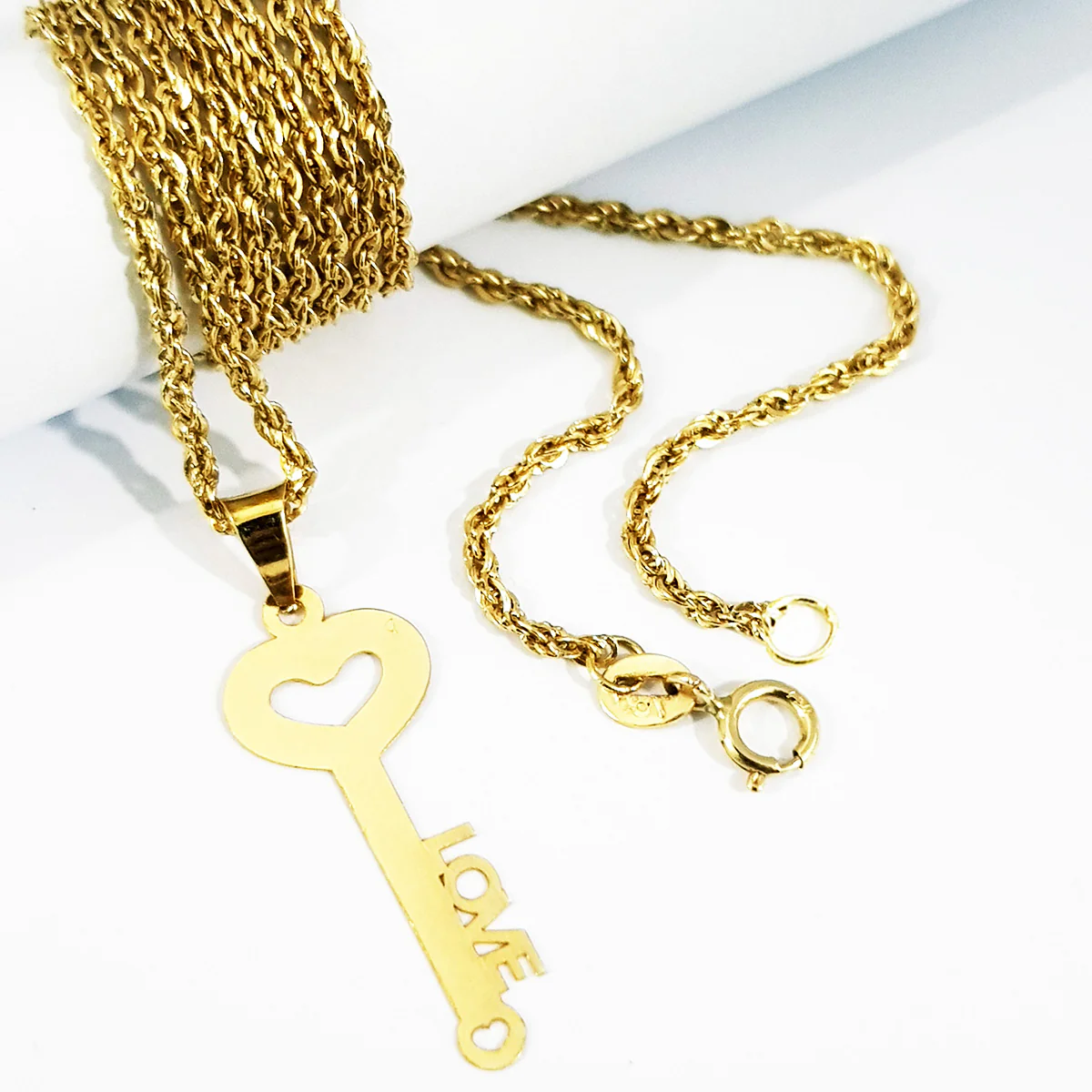 18K Pure Gold Love Heart Key Necklace - Image 3
