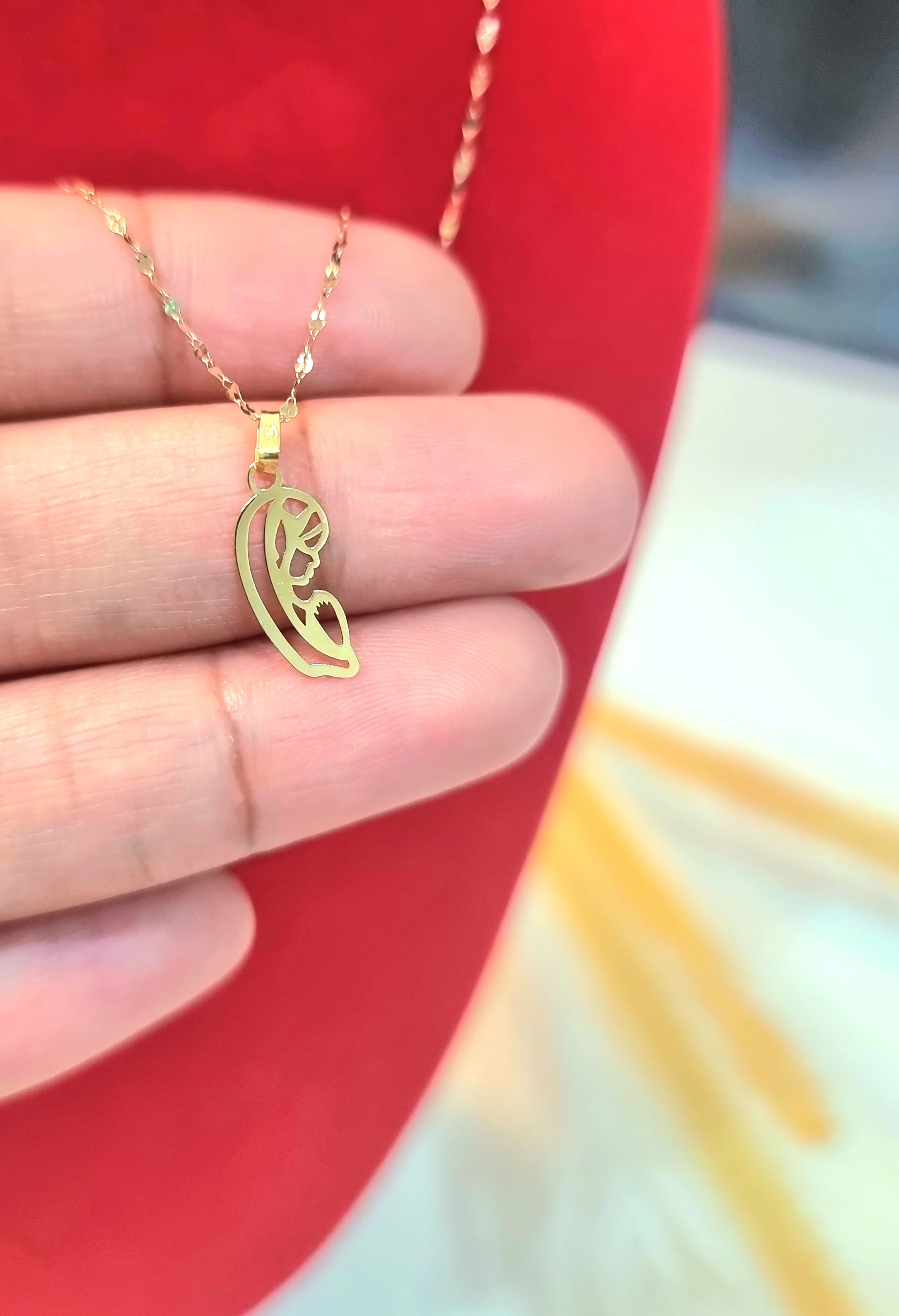 18K Pure Gold Mama Mary Necklace - Image 4