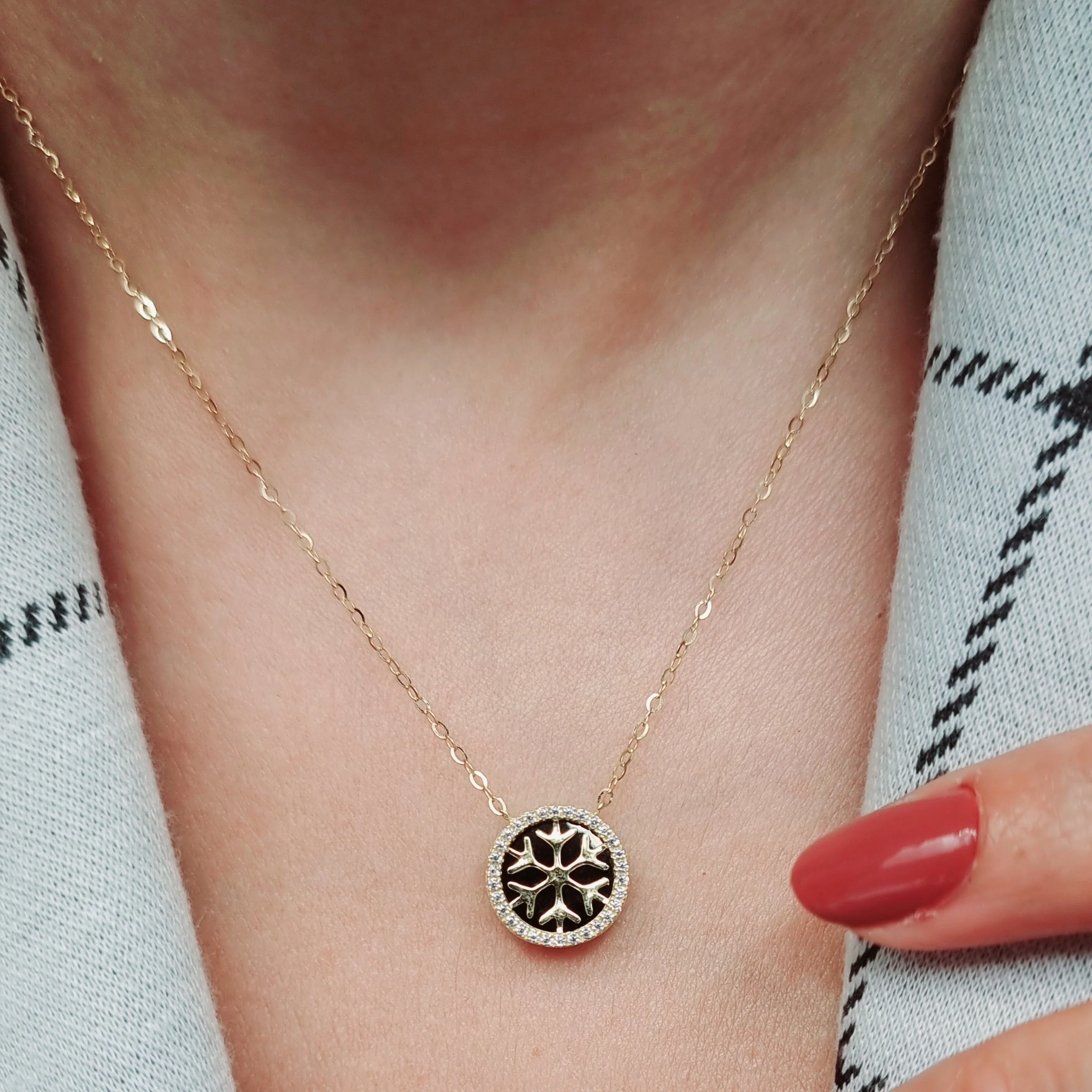 18K Pure Gold Snow Flakes Necklace - Image 3